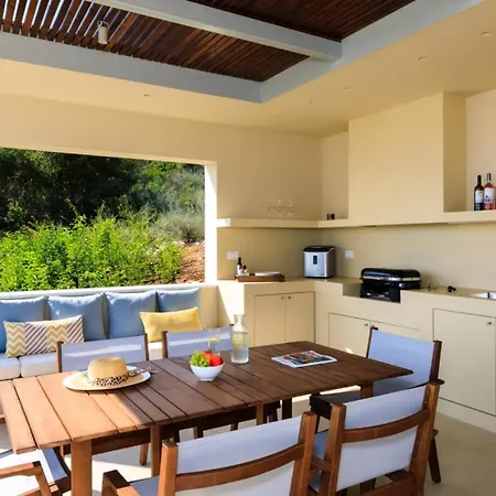 Genesis Λευκάδα